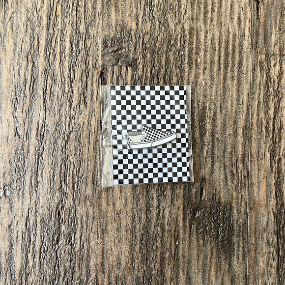 Vans Family bundle. Checkered pop socket,classic slip on pin, checkered Vans Pin - Picture 4 of 7